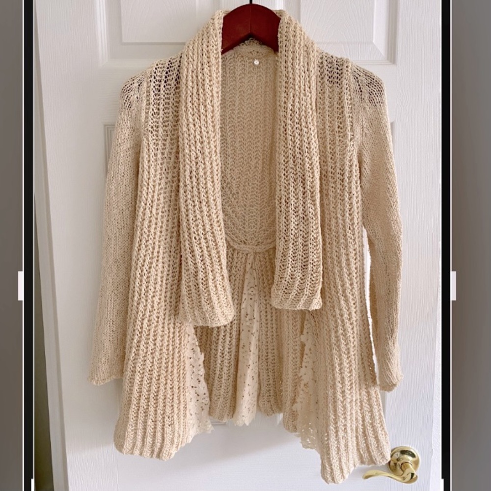 Knitted & Knotted Anthropologie cream cardigan